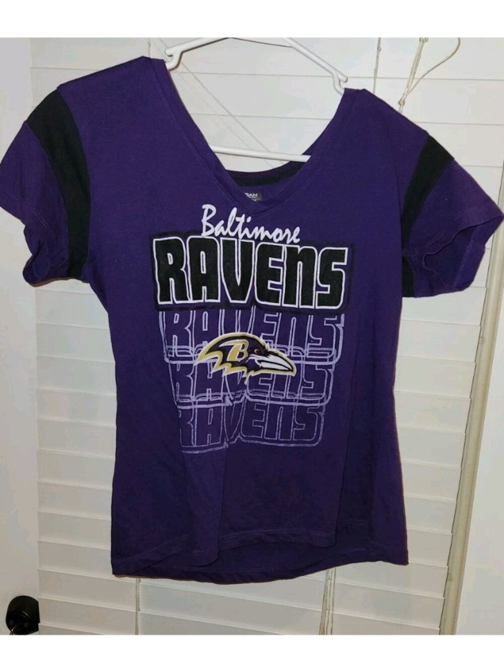 Baltimore Ravens Football T Shirt WOMENS Medium Purple........................B1